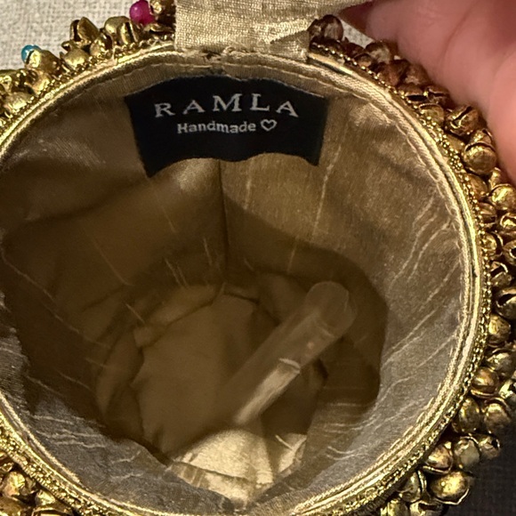 New Ramla Gold and Multicolor Beaded Women's bag - Picture 7 of 7